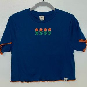 💙NWT🌻Lucy & Yak Sunflower navy baby tee lettuce edge hem crop top size Large